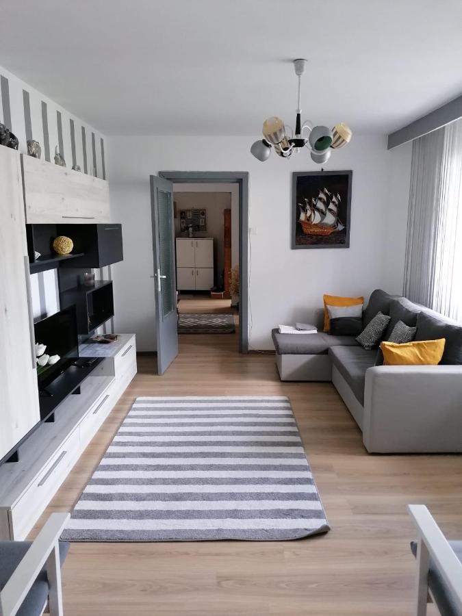 Ferienwohnung Apartament Alexia Orşova Exterior foto