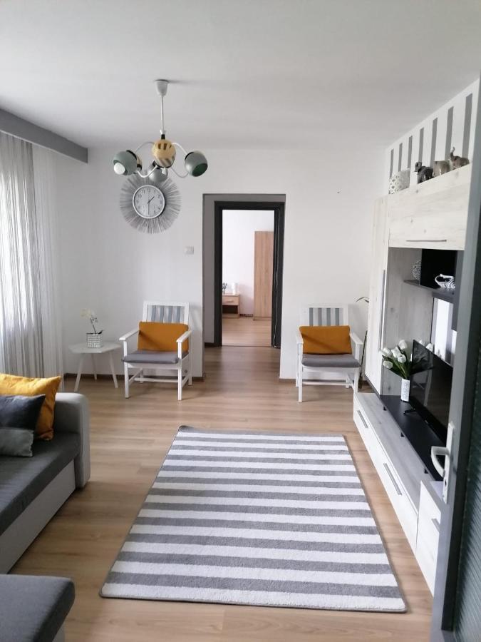 Ferienwohnung Apartament Alexia Orşova Exterior foto